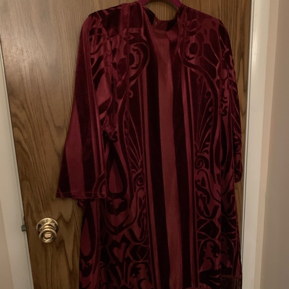 Velvet burgundy cardigan size large - Picture 5 of 5